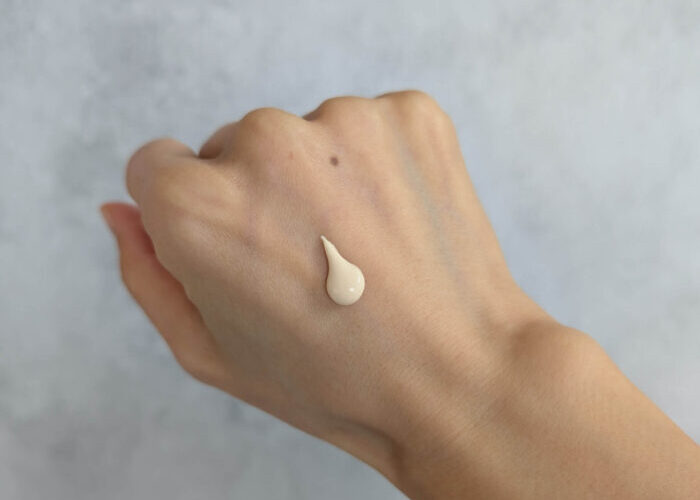 ポーラ 「ホワイトショット セラムUV」とFAS 「ザ ブラック UV」を比較