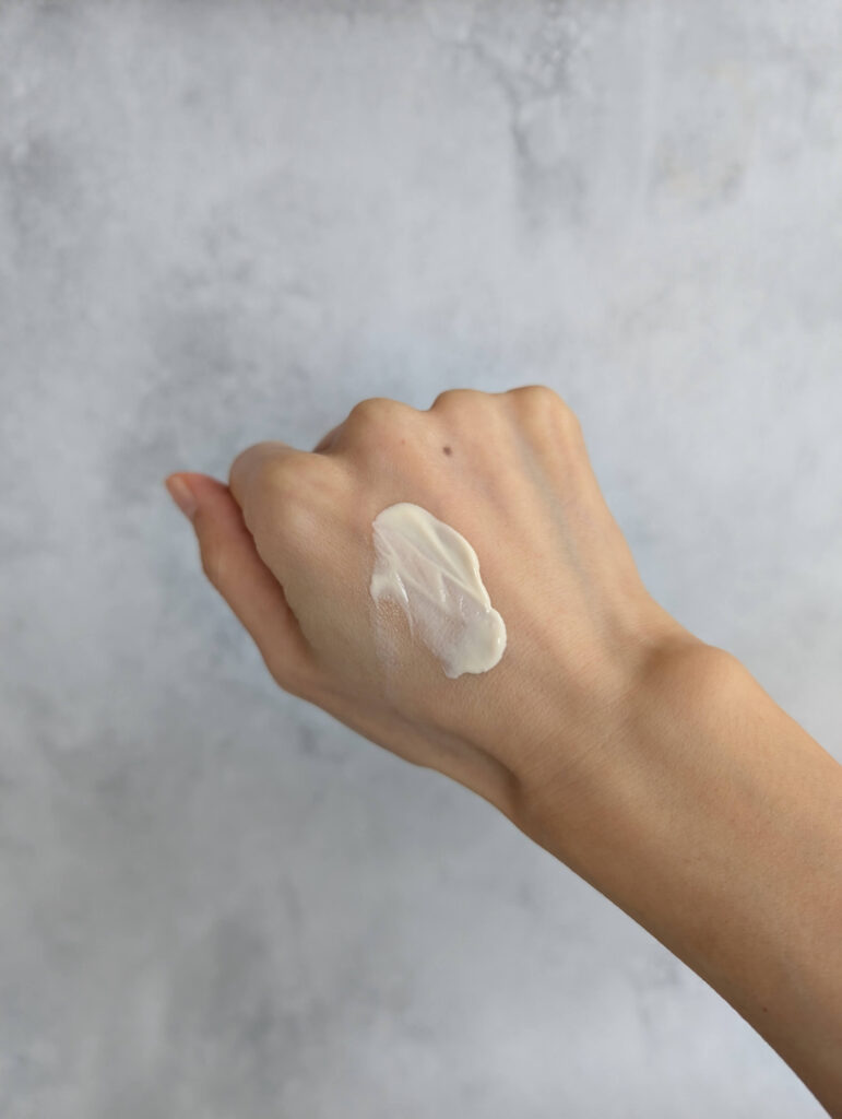 ポーラ 「ホワイトショット セラムUV」とFAS 「ザ ブラック UV」を比較